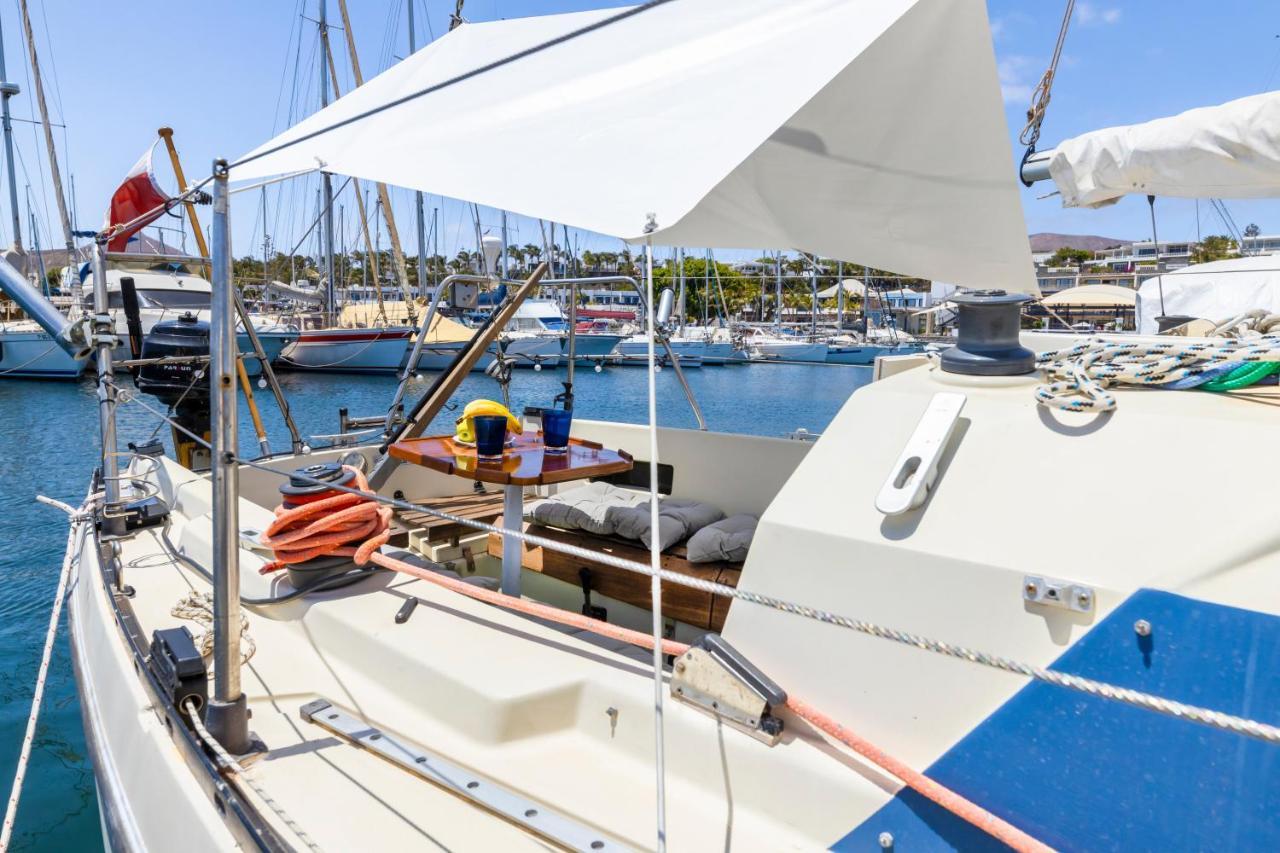 Seaside Chill-Out Stay On A Sail Yacht 卡列罗港 外观 照片