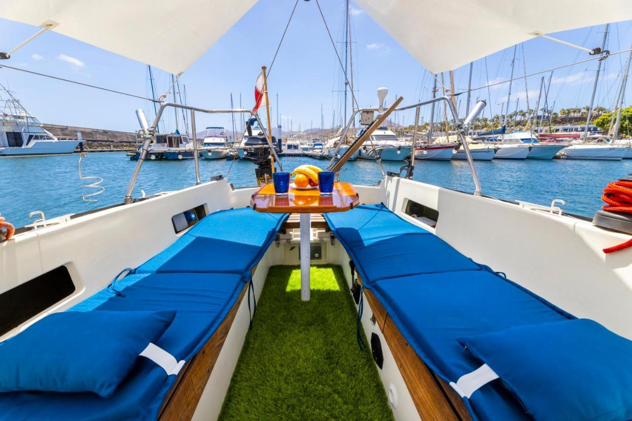 Seaside Chill-Out Stay On A Sail Yacht 卡列罗港 外观 照片