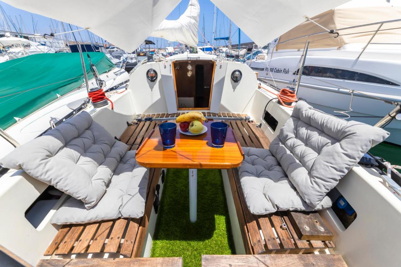 Seaside Chill-Out Stay On A Sail Yacht 卡列罗港 外观 照片