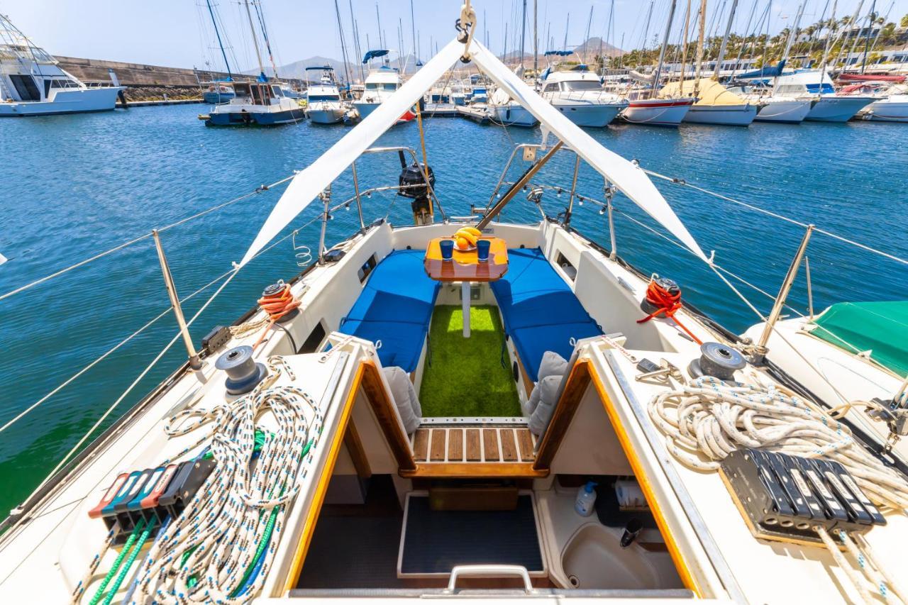 Seaside Chill-Out Stay On A Sail Yacht 卡列罗港 外观 照片