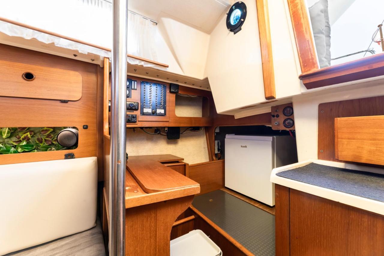 Seaside Chill-Out Stay On A Sail Yacht 卡列罗港 外观 照片