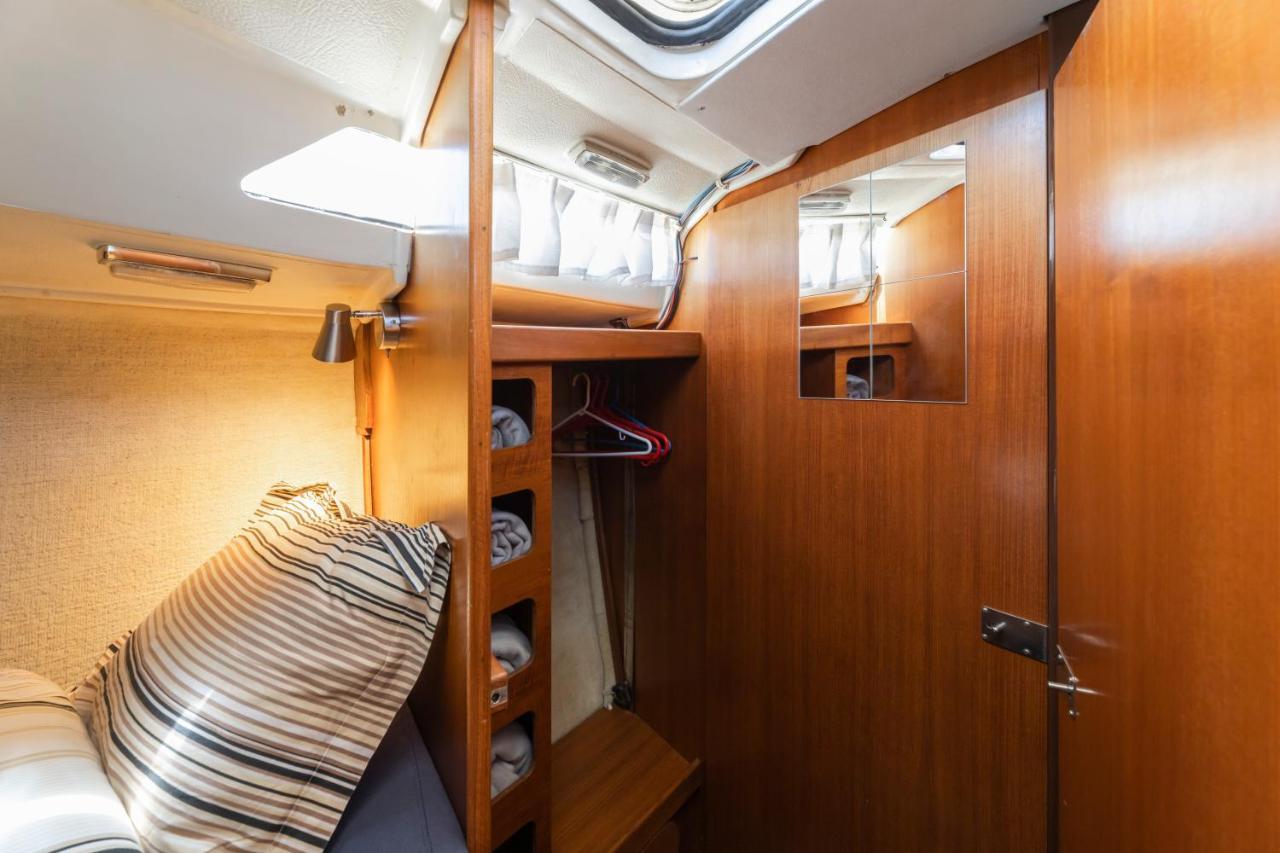 Seaside Chill-Out Stay On A Sail Yacht 卡列罗港 外观 照片