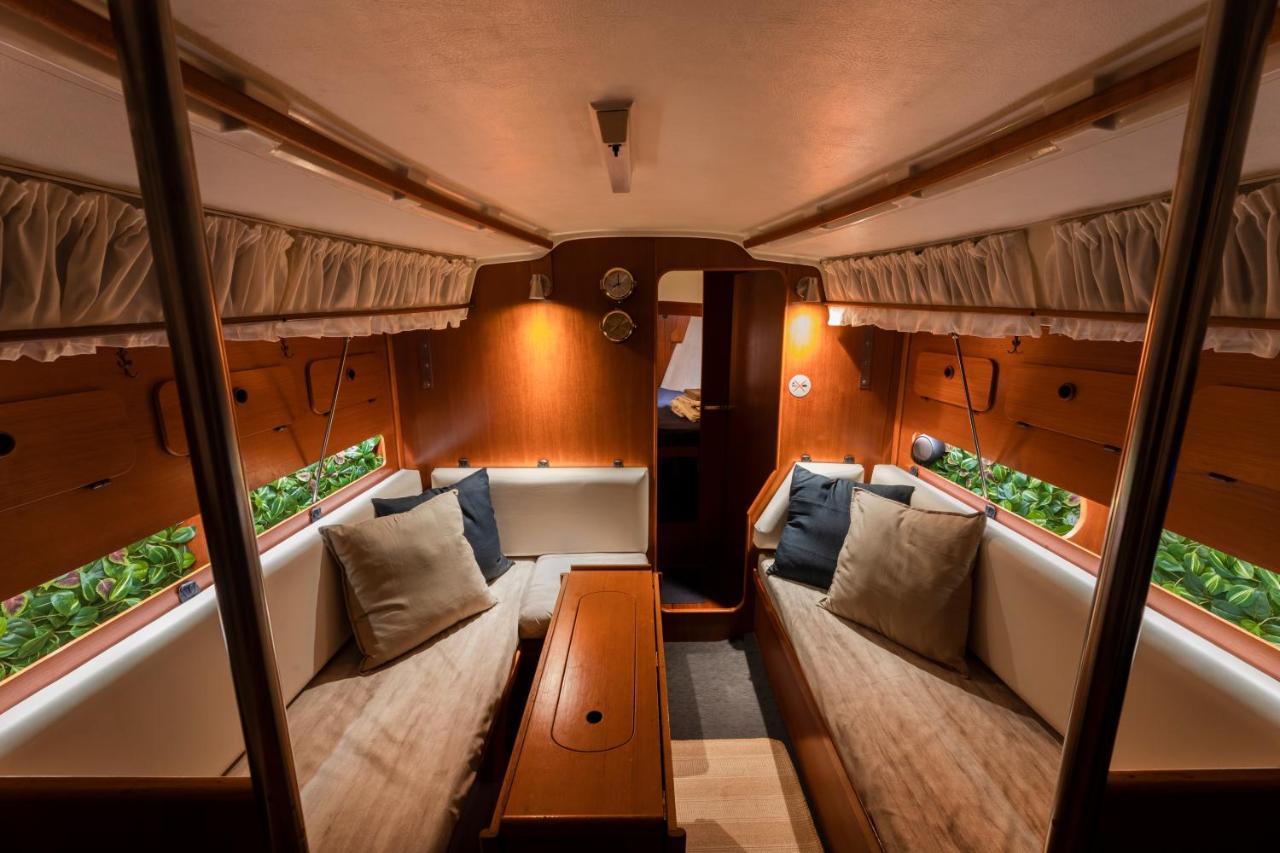 Seaside Chill-Out Stay On A Sail Yacht 卡列罗港 外观 照片